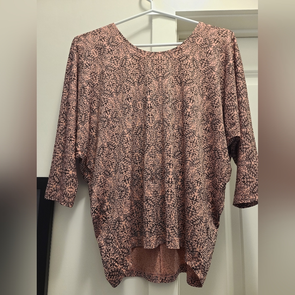 Kim & Cami Pink and Black Floral Top